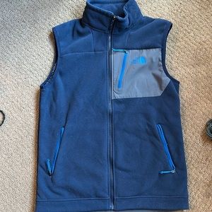 Mens north face vest